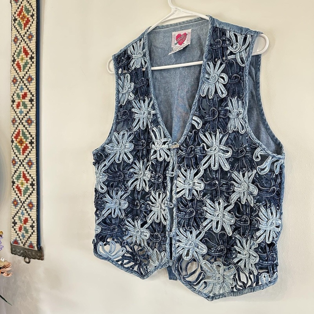 VTG Women's Karen Hart XL Blue Denim Flower Detail Vest Festival Fairy Hippie